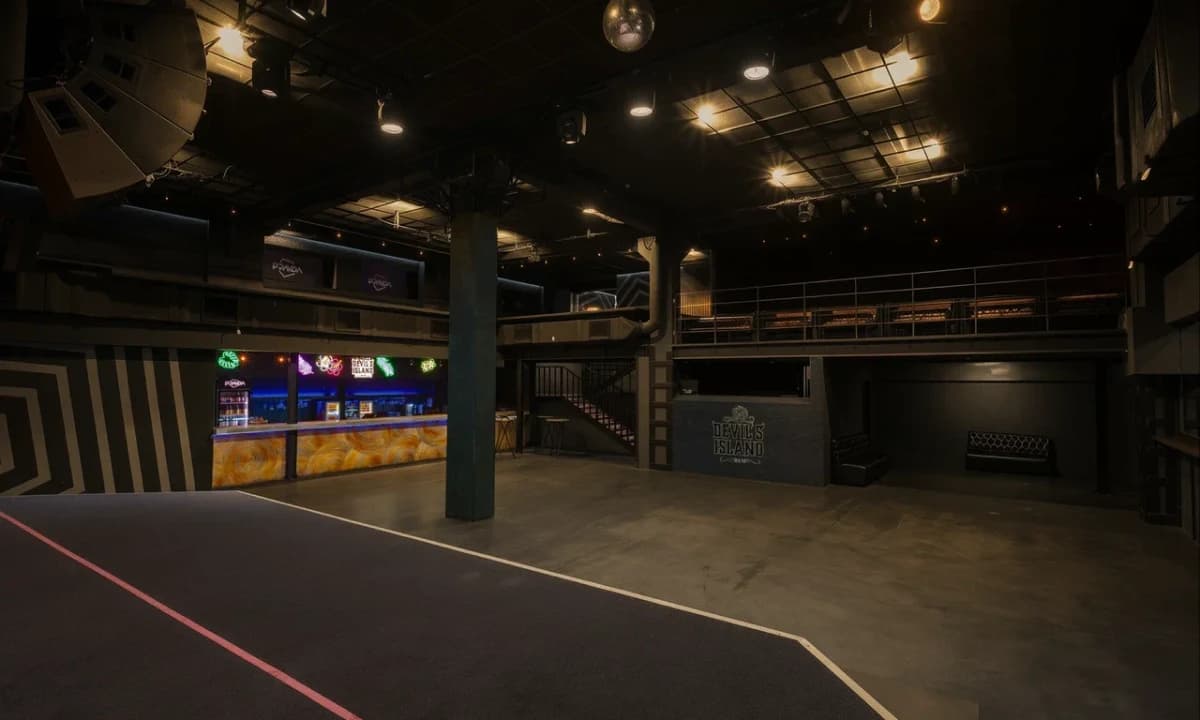 VIP 1